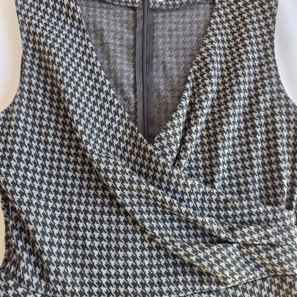 New York & Company Houndstooth Peplum Top Sleeveless V-Neck Wrap Black White 8 - Picture 2 of 7